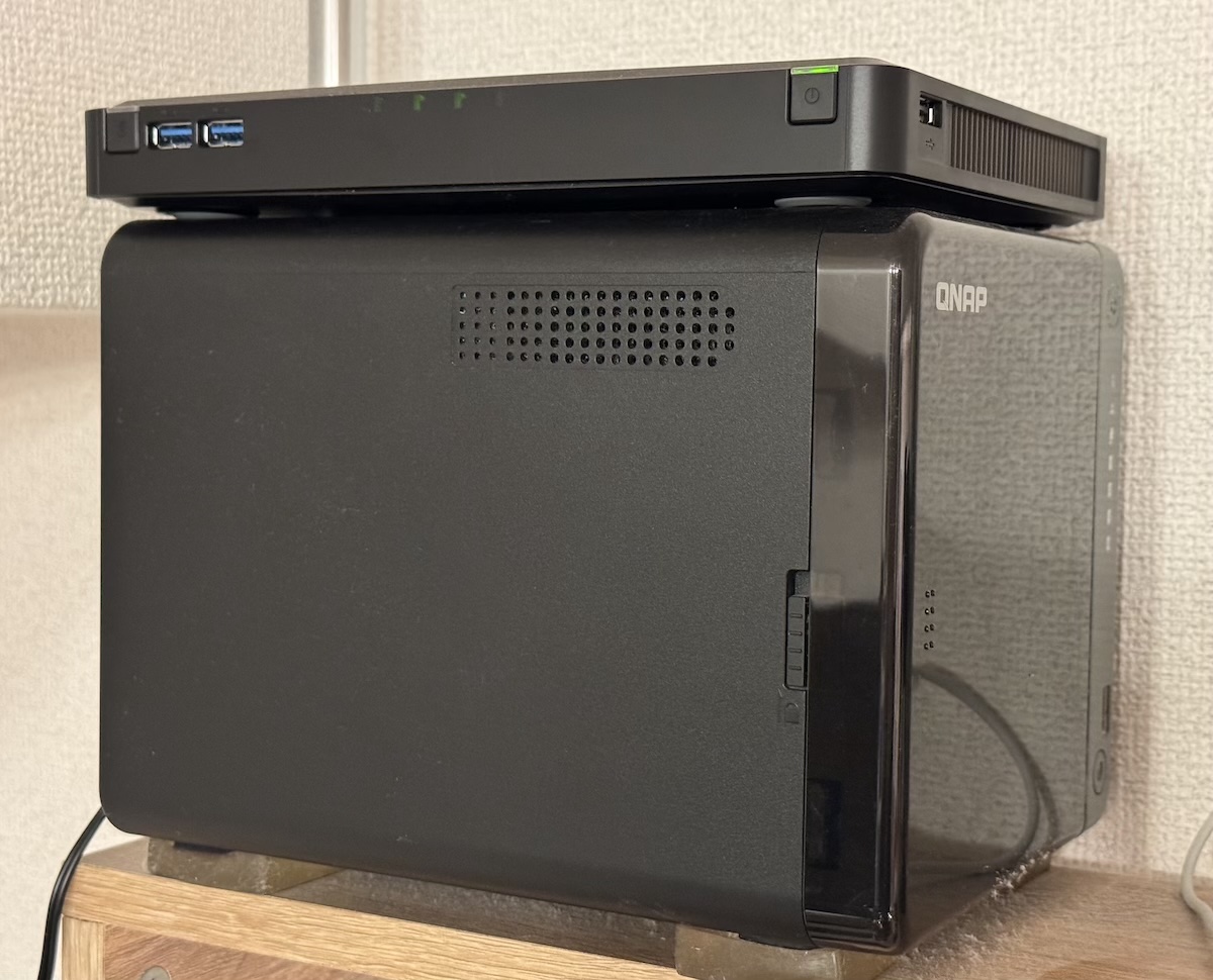 新旧NASのサイズ比較