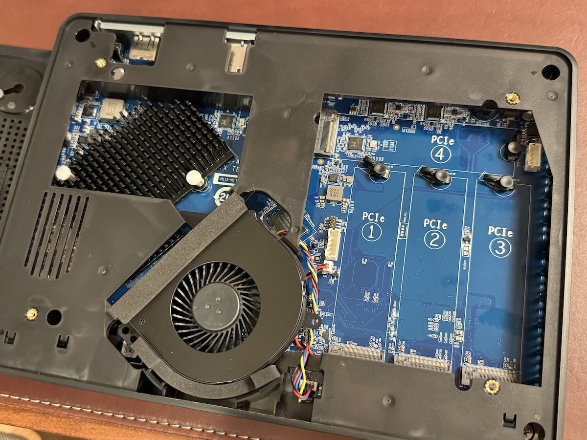 ふたを開けたTBS-464